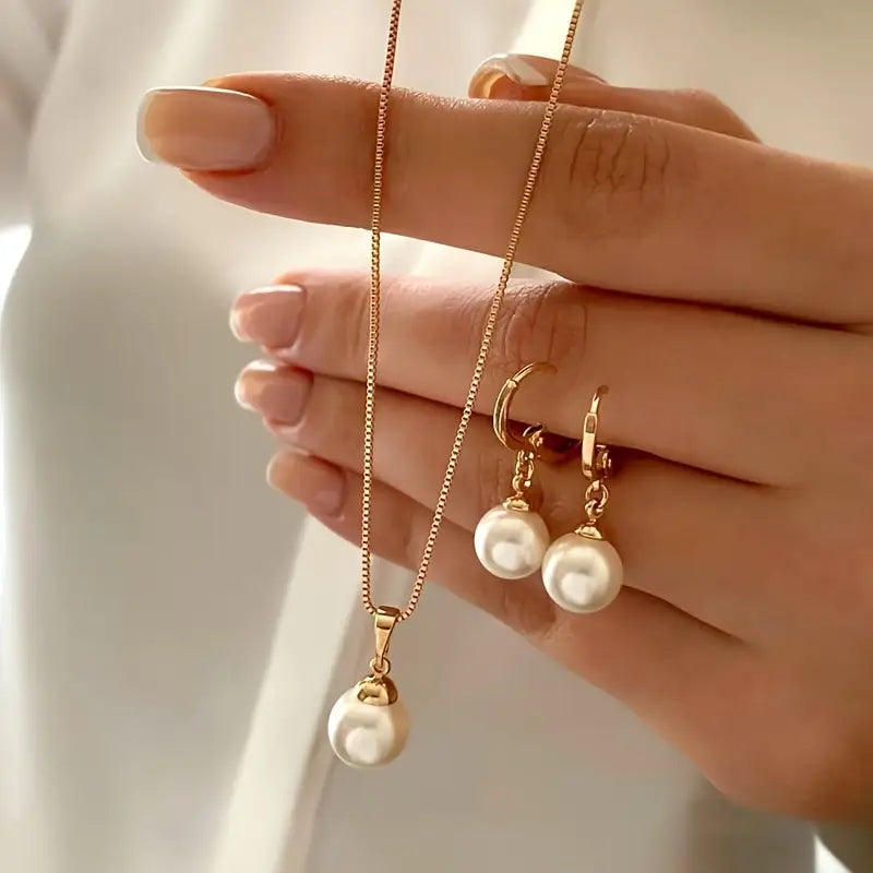 Nysa - Elegant Pearl Necklace Set