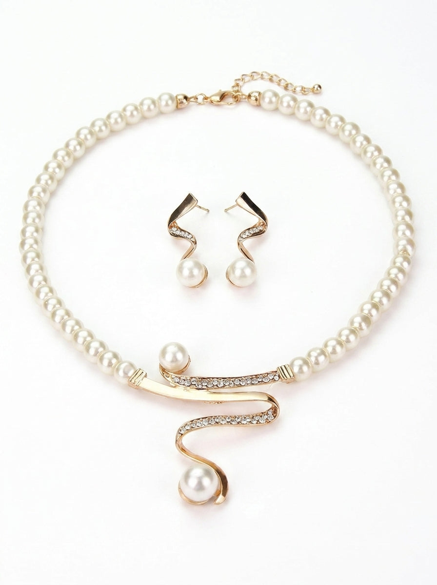 Amy's Wardrobe | Elegant Natural Pearl Necklace Set