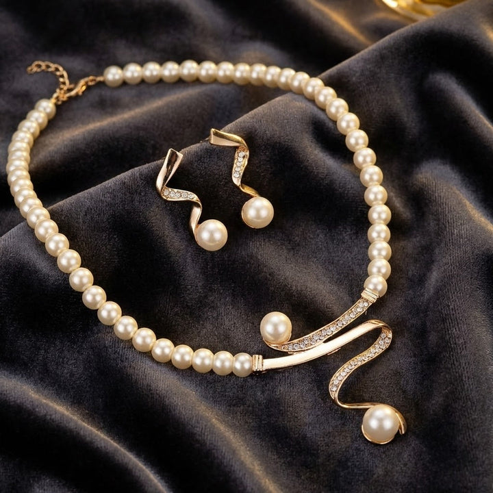 Amy's Wardrobe | Elegant Natural Pearl Necklace Set