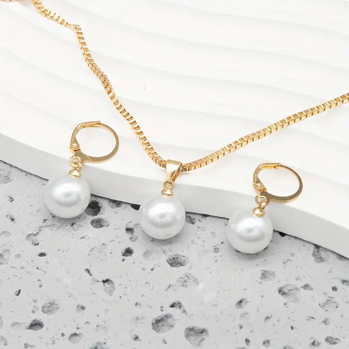 Nysa - Elegant Pearl Necklace Set