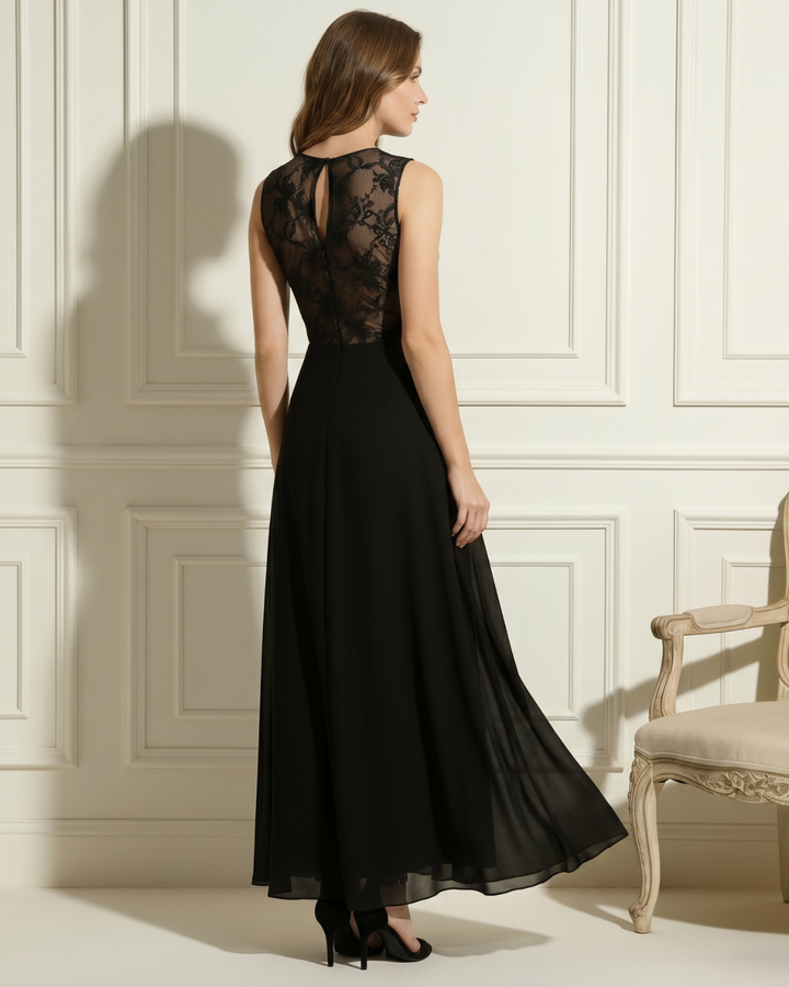 Glena | Elegant Three Quarter Sleeve Maxi Dress