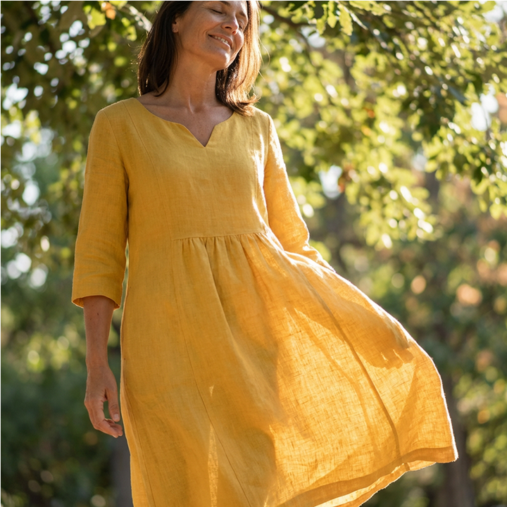 Anamarie | Elegant Three Quarter Sleeve Midi Dress